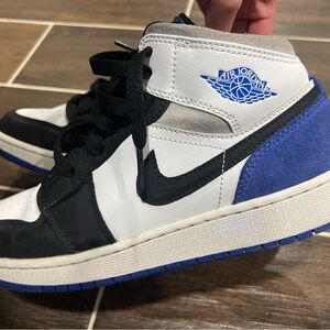 Air Jordan 1 Mid SE (GS)